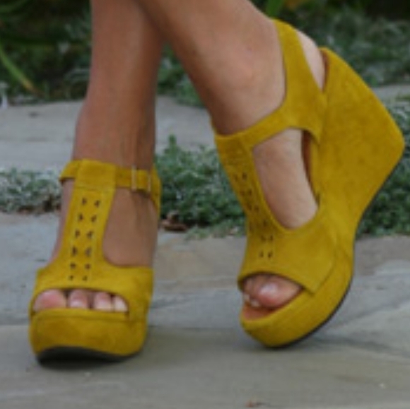 Chie Mihara Shoes - CHIE MIHARA Hito Hot Curry Suede Wedges Sz 38 EUC